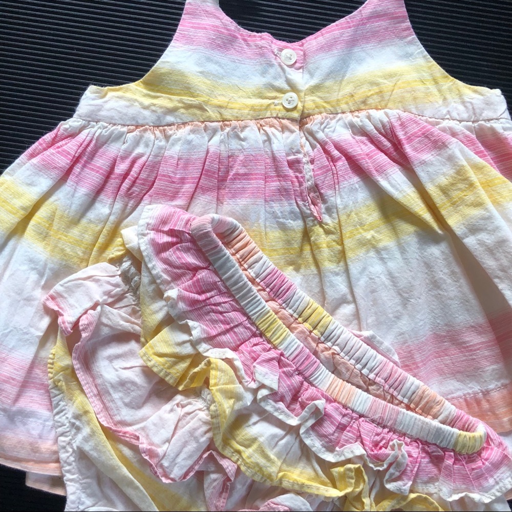 GAP Ruffle Bottom Play Set - Picture 2 of 2